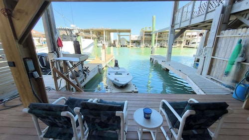 Channelfront - Dock - Fishing - BBQ - Deck