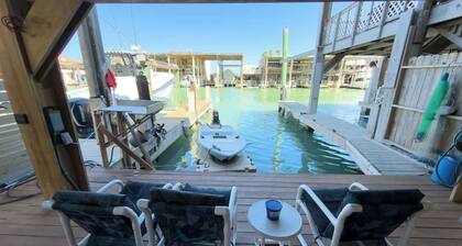 Channelfront - Dock - Fishing - BBQ - Deck