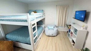 Apartemen, Beberapa Tempat Tidur, balkon, pemandangan samudra (Saida III - 603)