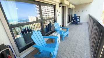 Apartamento, várias camas, sacada, vista para o oceano (Saida III - 603) | Área da propriedade