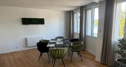 In the heart of chaos - Cosy apartment with lake view