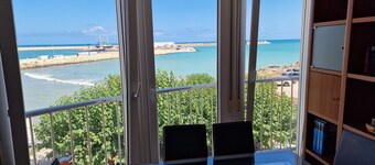 Appartamento del Sol with fantastic roof terrace and sea view.