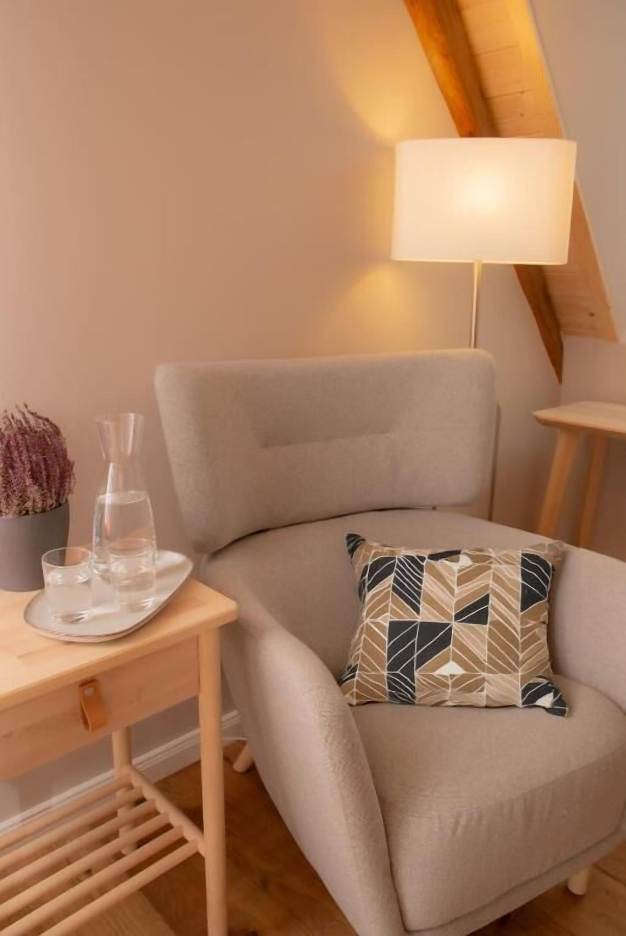 스탠다드 싱글룸 | 거실 공간