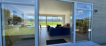 Runway Retreat Enchanting Whitianga 3-bedroom House