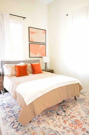 Desk, iron/ironing board, WiFi, bed sheets