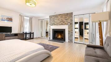 6 slaapkamers, een strijkplank/strijkijzer, wifi, beddengoed