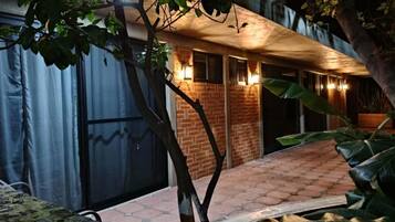 Chambre Quadruple Confort, vue jardin | DĂ©tail de lâextĂ©rieur