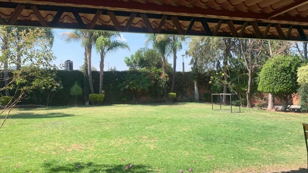 Habitación doble Confort, balcón, vista al patio | Áreas de la propiedad