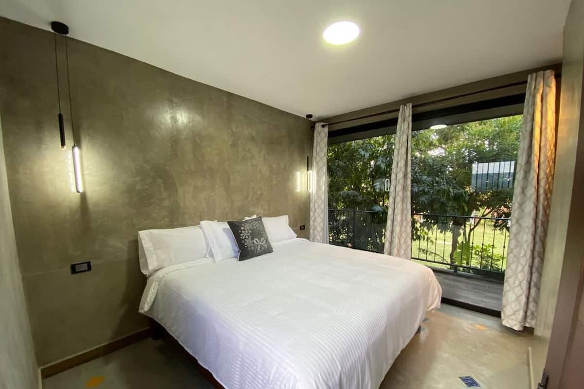 C6 - Deluxe Double Room, Patio, Garden View | Premium bedding, down comforters, WiFi (free)