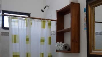 Deluxe Apartment | Bathroom