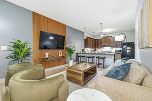 Living area - March Madness|Modern2BR, Free Parking, Near DT (Indianapolis)