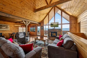 TV, fireplace, video games, table football - Smokies Twin Rock-Views, Game Room, Hot Tub& More (Sevierville)