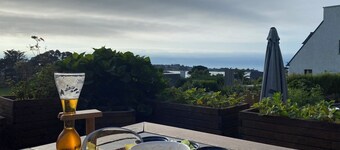 Pink Granite Coast: Apartment 200m from the sea 