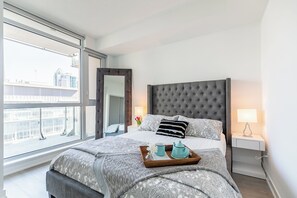 Kamar Standar, pemandangan kota