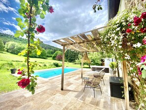 Pool - Luxueuse maison de campagne isolée, nichée dans la forêt au milieu des oiseaux. (Lesparrou)