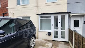 House, 3 Bedrooms | Exterior detail