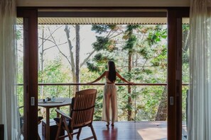 Luxury Villa, Balcony, Mountain View | Outdoor dining