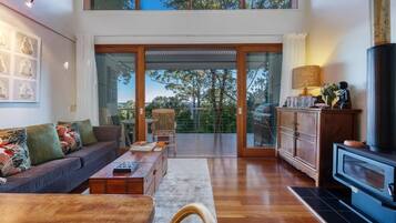 Luxury-Villa, Balkon, Bergblick | Wohnbereich