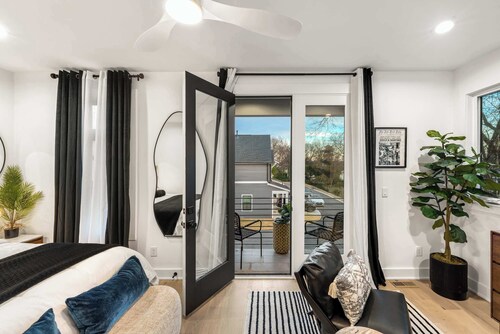 Downtown Raleigh Rooftop Retreat - Skyline Views