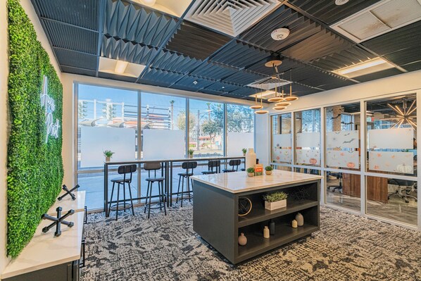 Outdoor dining - Modern Stay 6mins to ASU (Tempe)