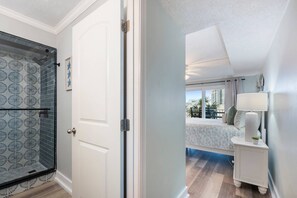 3 chambres, fer et planche à repasser, accès Internet, draps fournis