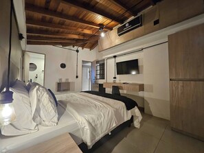 6 bedrooms, WiFi - Aguacatala 6BR & Big Hot Tube (Medellín)