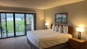 Room - Lakefront Living at Chelan Shores – 2BR Villa with Pools & Beach Access (Chelan)