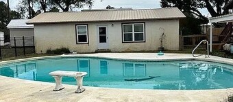 Private Poolside Guest House • King Bed • Full Kitchen • 8 Min to Navarre Beach