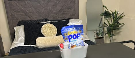 1 bedroom, in-room safe, desk, iron/ironing board