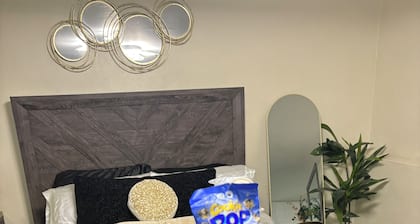 Private Suite: Hotel Perks, Snacks & Fast WiFi near Baltimore & Top Hospitals