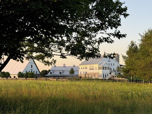 Charming 3-bedroom cabin with AC in cozy Woodstock