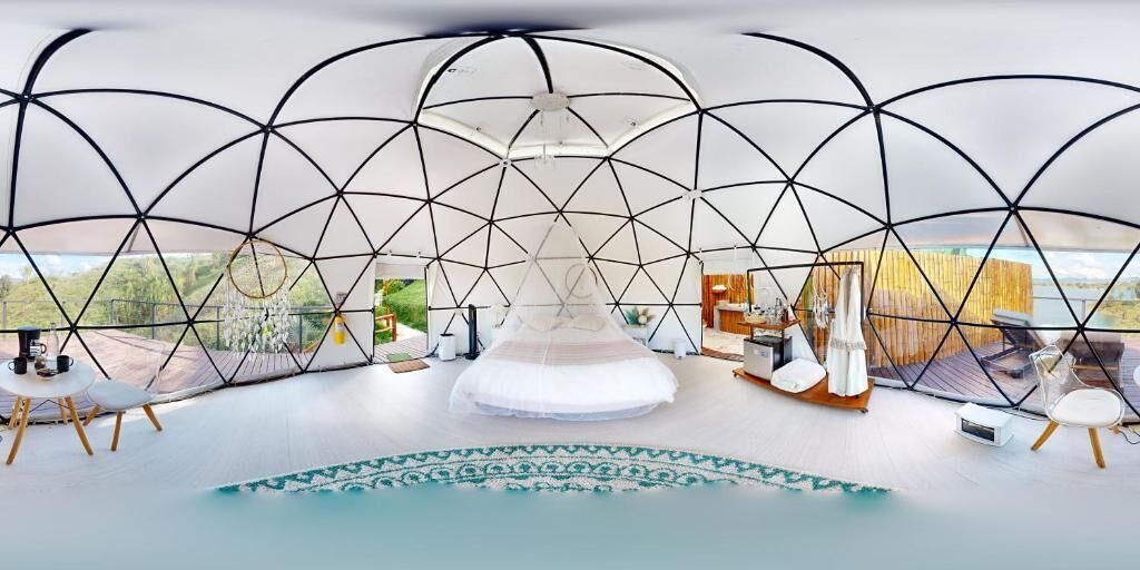 Quarto superluxo, sacada, vista para o lago