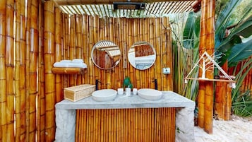 Shower, rainfall showerhead