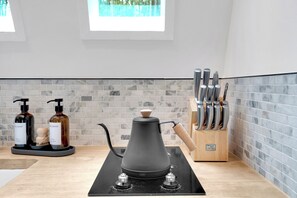 Private kitchen - Private Bamboo Forest Cabin Near Greer SC (Greer)