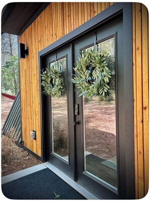 Exterior detail - Private Bamboo Cabin Near Greenville (Greer)