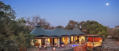 Bush Pool Villa | Literie de qualité supérieure, minibar, coffres-forts dans les chambres
