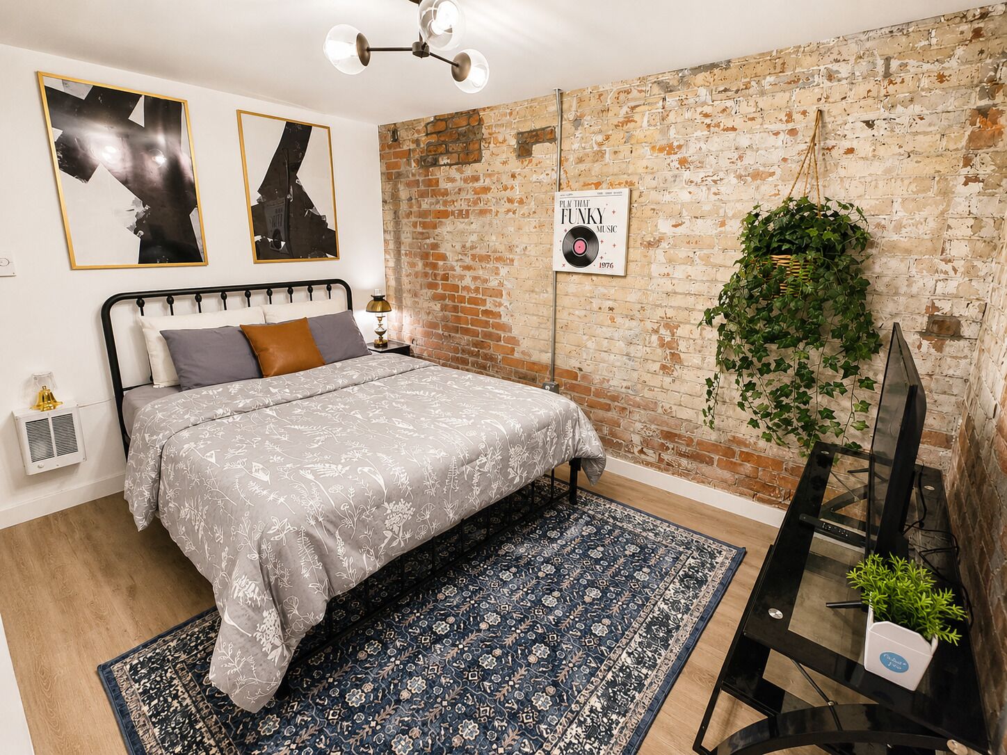 1 bedroom, iron/ironing board, WiFi, bed sheets