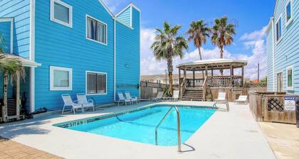 Peaceful condo by the beach