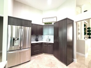 Interior - Diamond Retreat 4-bedroom Estate home in Parkland, FL (Parkland)
