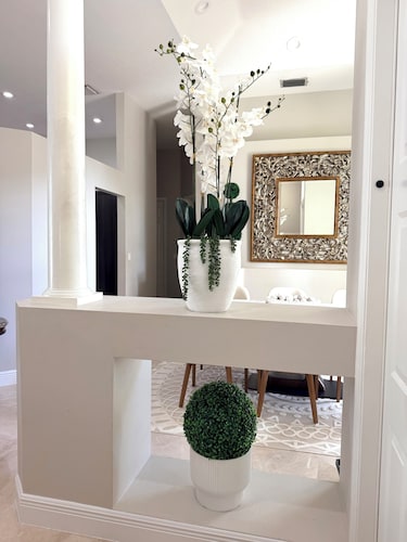 Diamond Retreat 4-bedroom Estate home in  Parkland, FL
