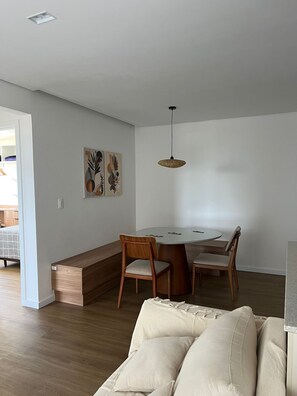 Interior - "Apartment with Ocean View · Swimming Pool · BBQ · 400m from Bandeira Beach Azul" (Balneário Piçarras)