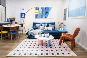 Interior - New Fremont Designer 3BR TH w/ Rooftop View & King (Seattle)