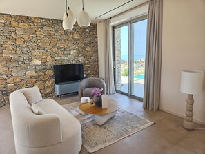Smart TV, books - EL-LU 1 Villa with breathtaking 360-degree seaview and a private pool (Kamilari)