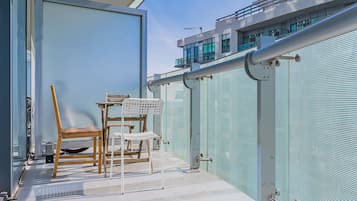 Signature Condo | Balcony