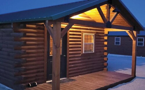 Beautiful 1-bedroom cabin with AC overlooking swim pond - Cabin #2