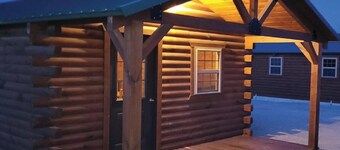 Beautiful 1-bedroom cabin with AC overlooking swim pond - Cabin #2