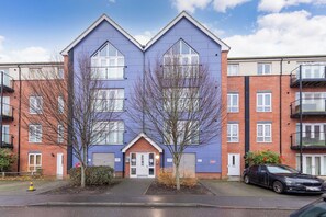 Exterior - The Meridian (Slough)
