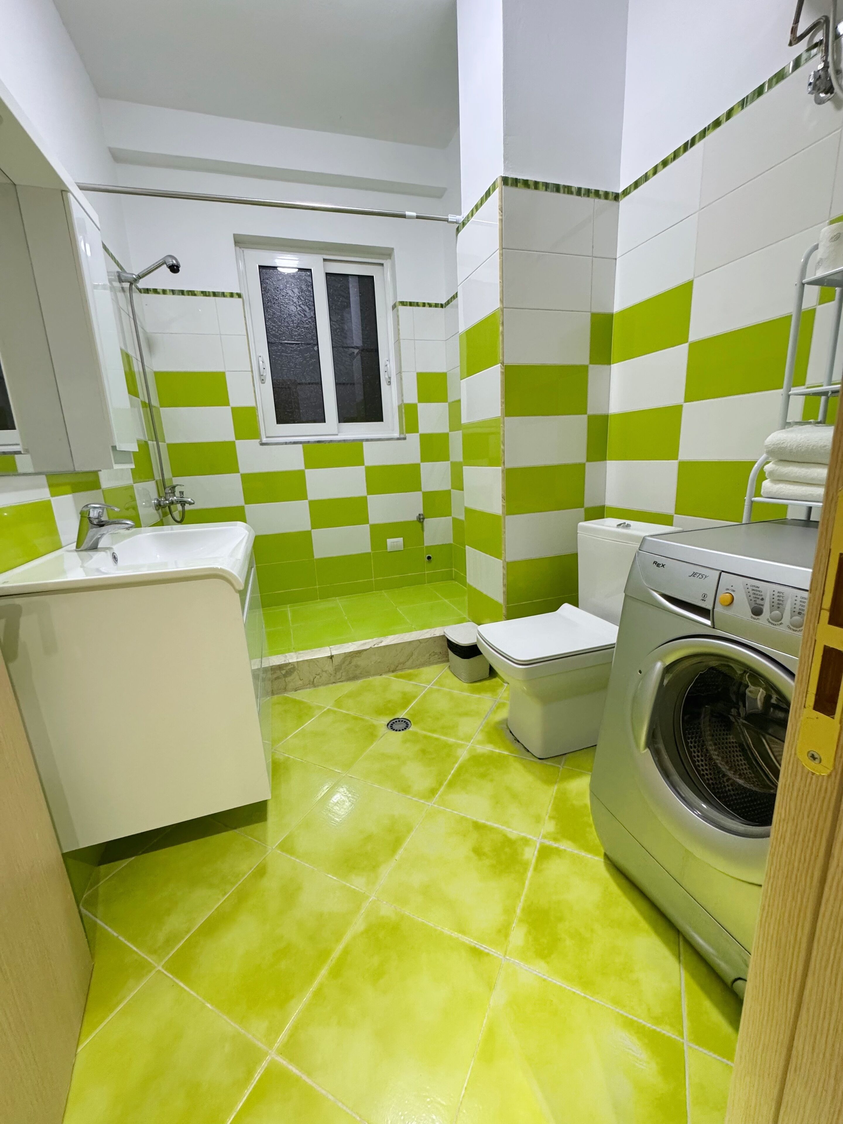 Appartement Familial, balcon, vue parc | Salle de bain