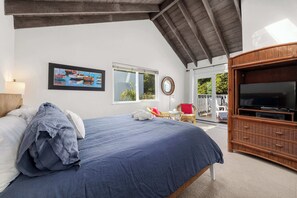 3 bedrooms, iron/ironing board, WiFi, bed sheets - Coastal Casa – Harbor Vibes + Close to the Beach! (Santa Cruz)