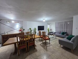 Living area - San Joaquin House 5BR in Laureles (Medellín)